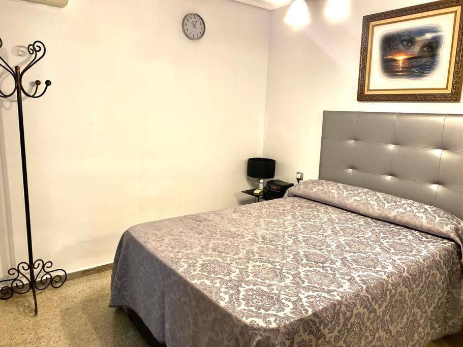 Shared Apartment! Piso Compartido! Общая Квартира! Seville Exterior photo